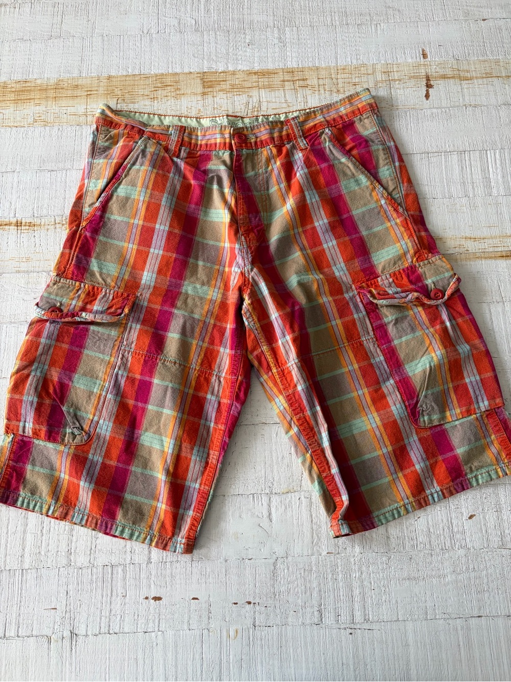 Vintage Levi’s SilverTab Plaid Shorts Men’s size 34 Baggy 14” Inseam Madras